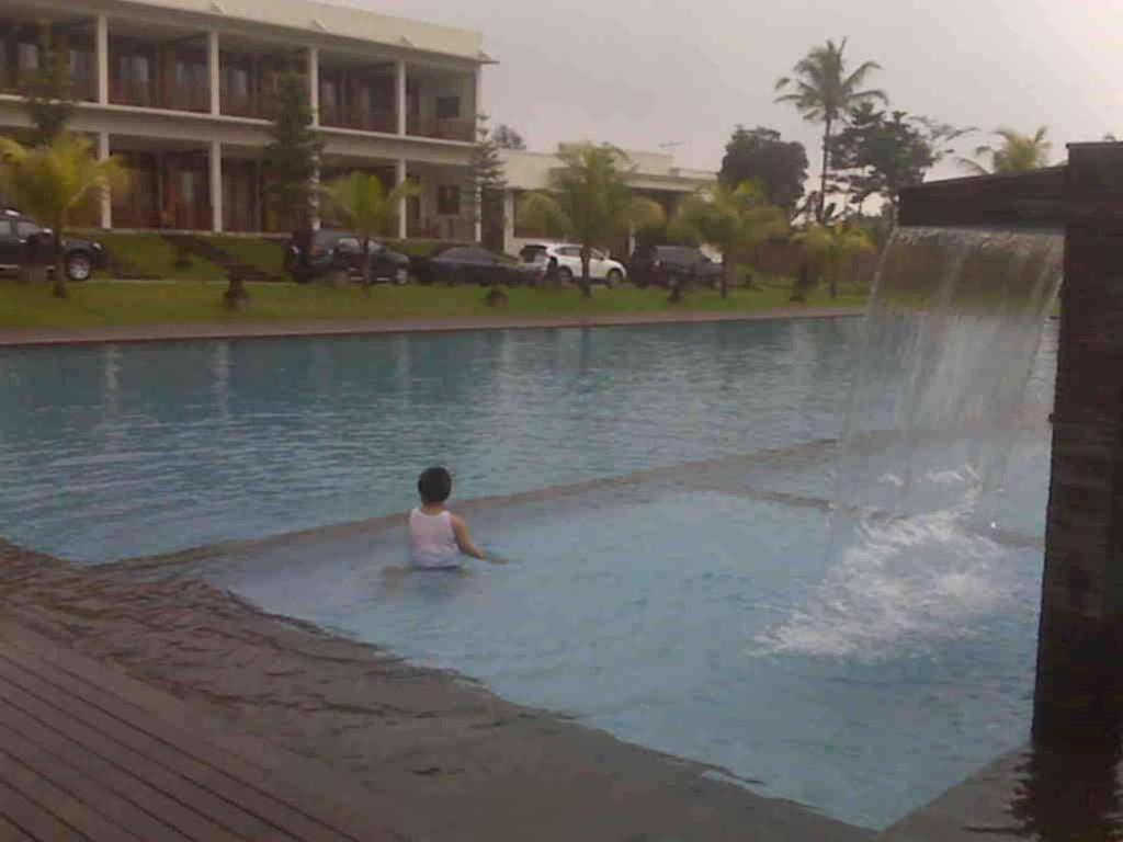 Jimmers Mountain Resort Puncak Exterior foto