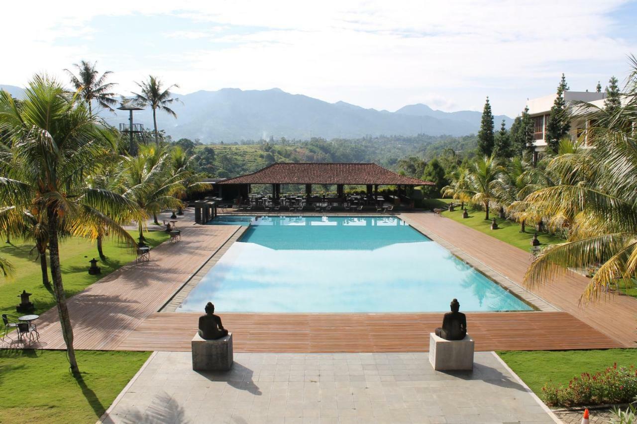 Jimmers Mountain Resort Puncak Exterior foto
